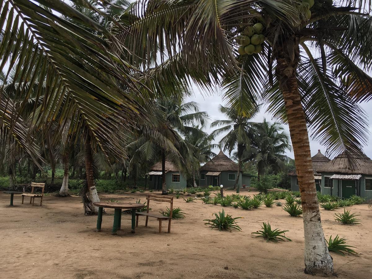 The Akwidaa Inn Exterior foto